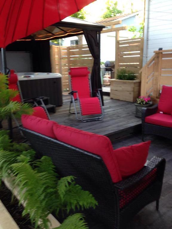 Ici et Maintenant Bed and Breakfast Magog Esterno foto